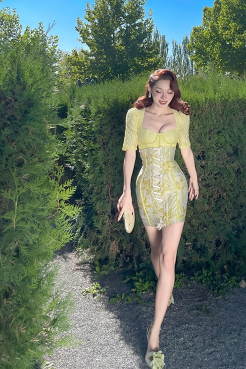 Le Palais Vintage Elegant Lemon Yellow Bodice Puff Sleeve Dinner Top-Maya.