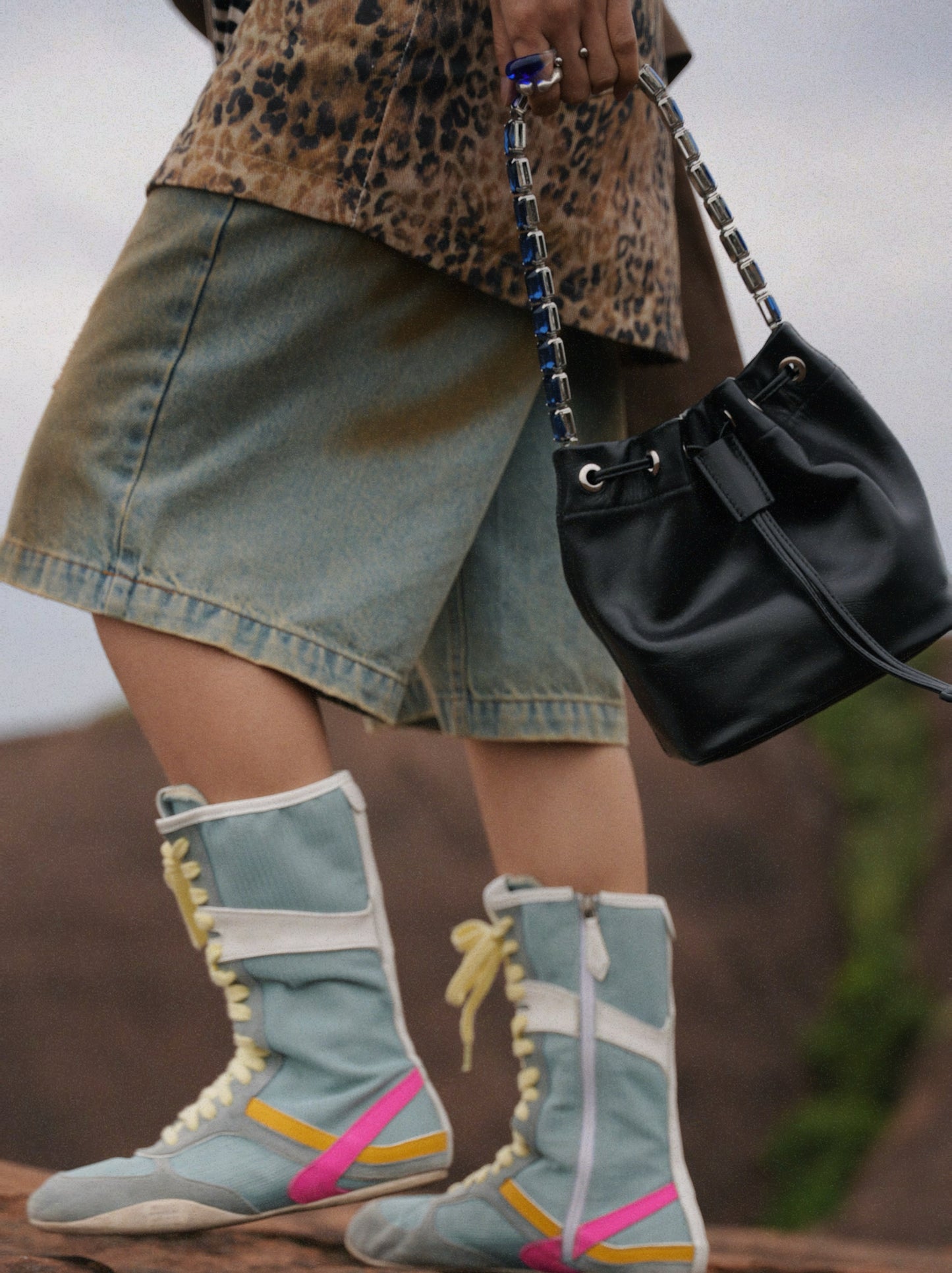 IUBALLET diamond-encrusted chain bucket bag - PRETTY.