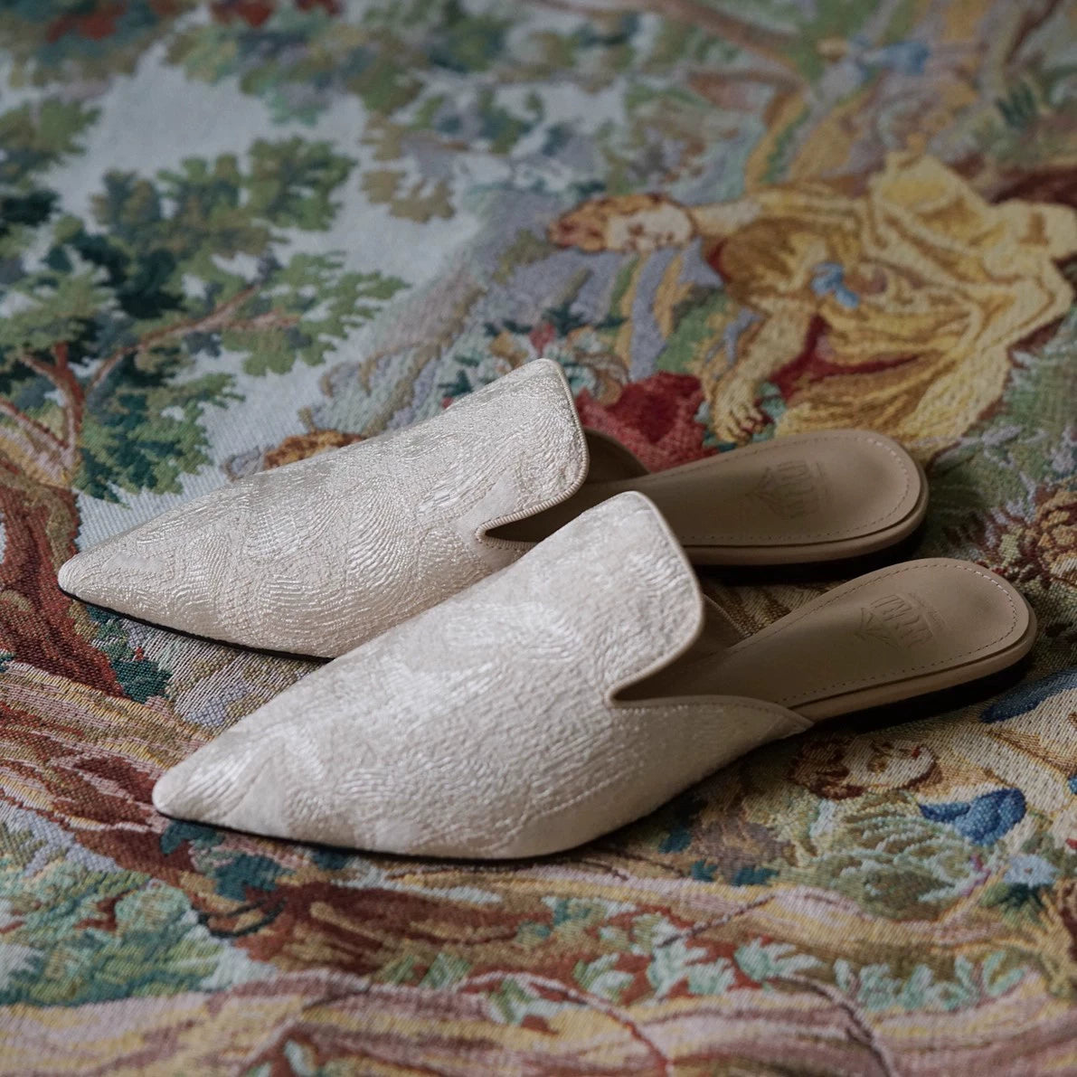 B-FEI spot designer solitary slippers special flash sale-CHAND.