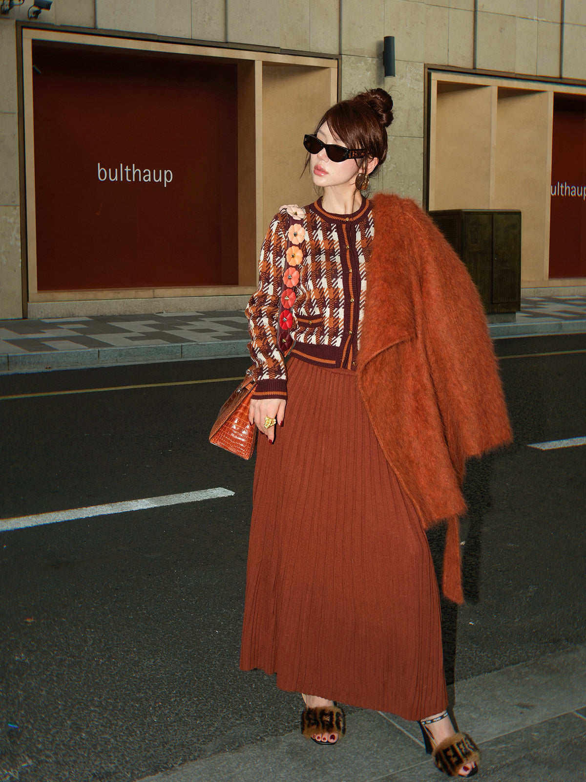 SUN YUER Knitted off-shoulder top and high-end skirt set - GENEVA