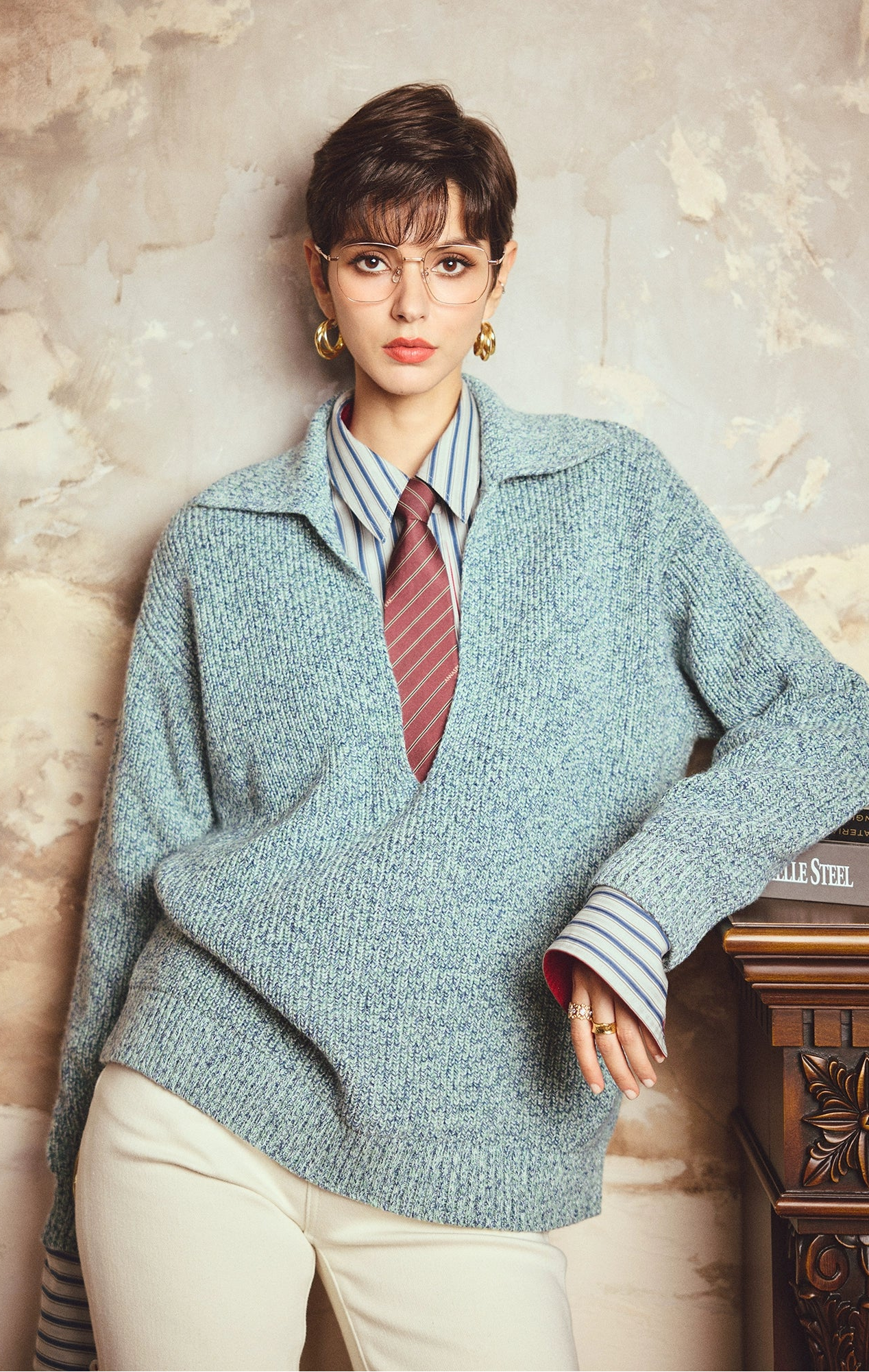 ANNASPEAK deep V loose knit sweater-CHERRY.