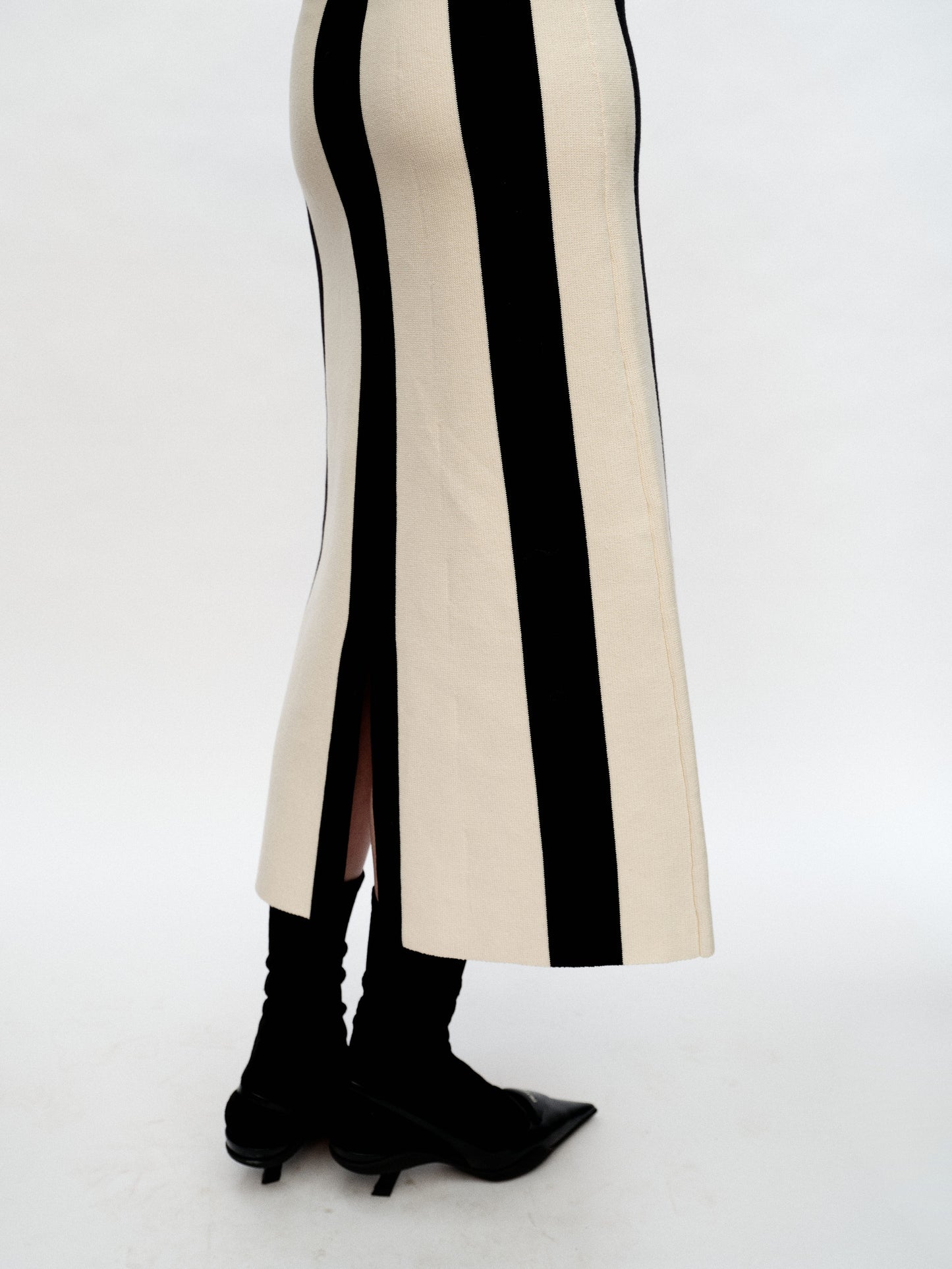 SERRER Black and white vertical stripe knitted slit long skirt - ETHAN.