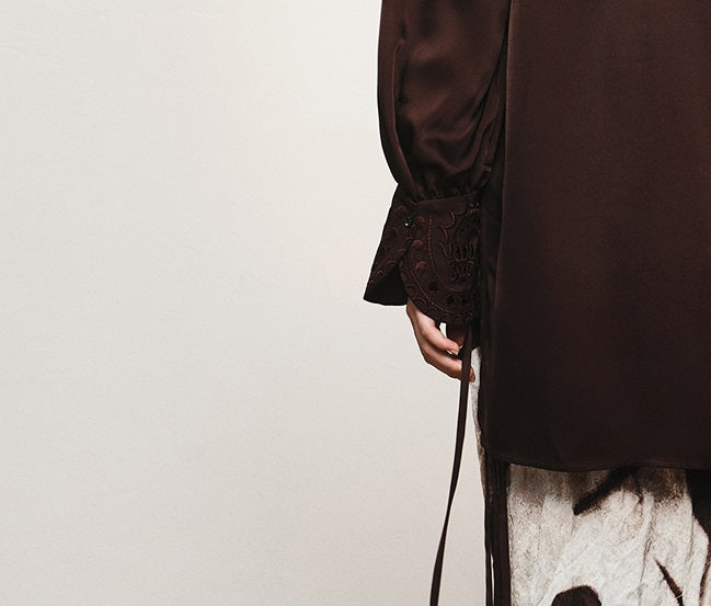 ZHUCHONGYUN Dragon Pattern Embroidery Lace-up Collar Shirt--AKEMI.