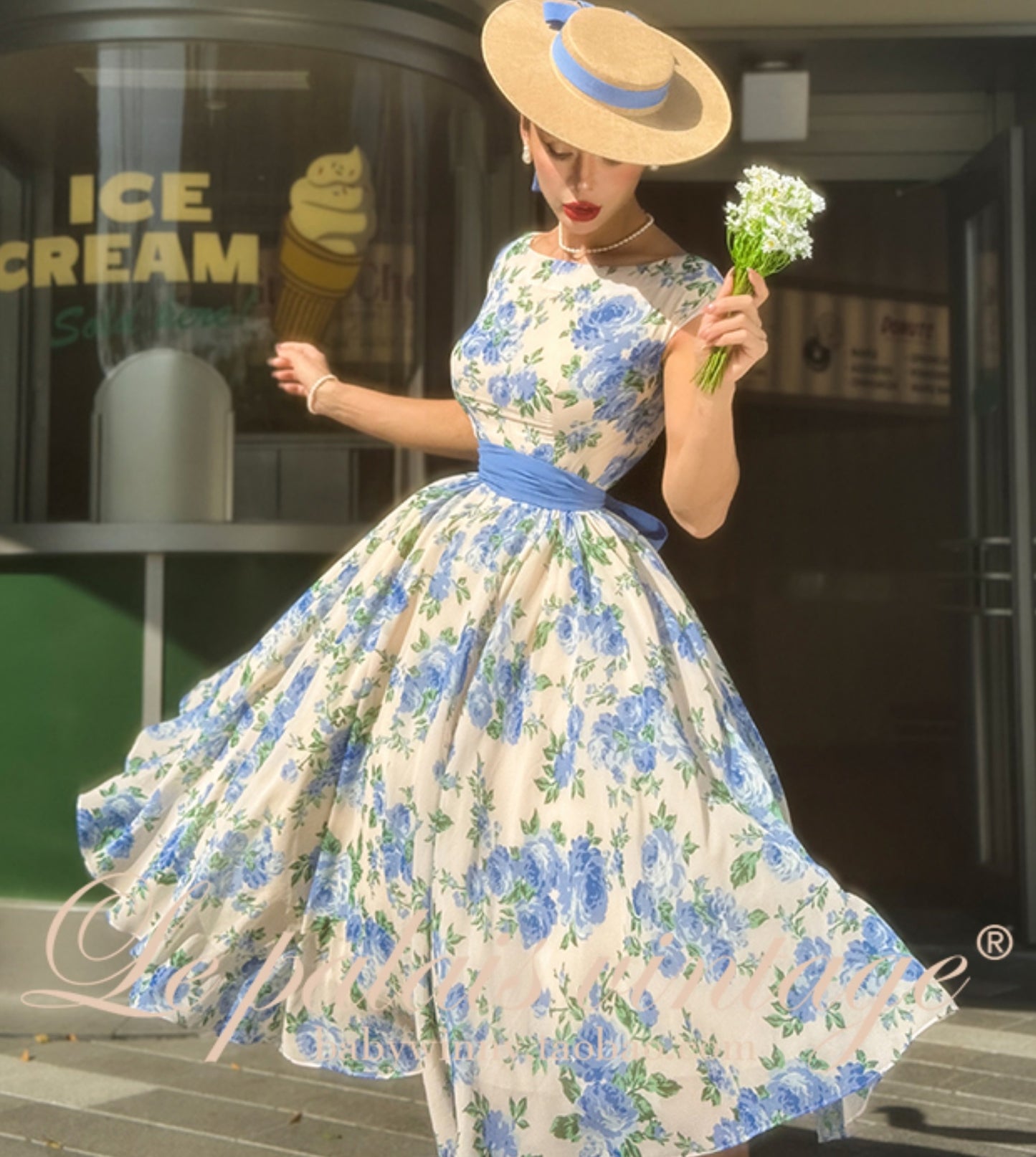 Le Palais Vintage elegant silk floral dress with a huge hem-KOTORI.