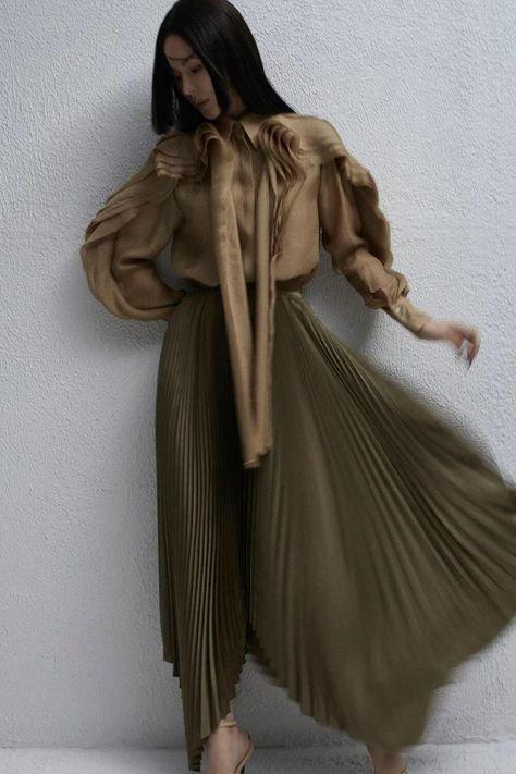 Nude Kenton Ruffle Long Sleeves Blouse- Kiti