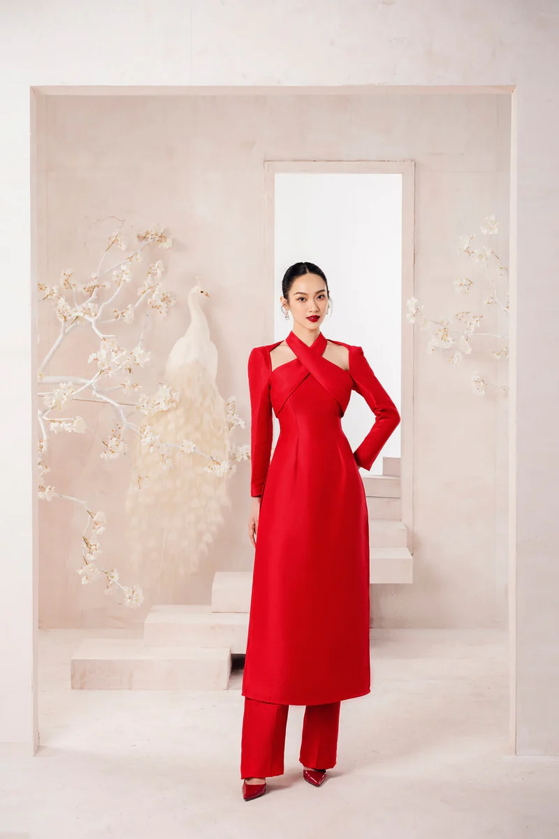 Luxurious Silk lter neck, two-flap long sleeves dress and Linen pants- Negi M Luxurious Silk lter neck, two-flap long sleeves dress and Linen pants- Negi M