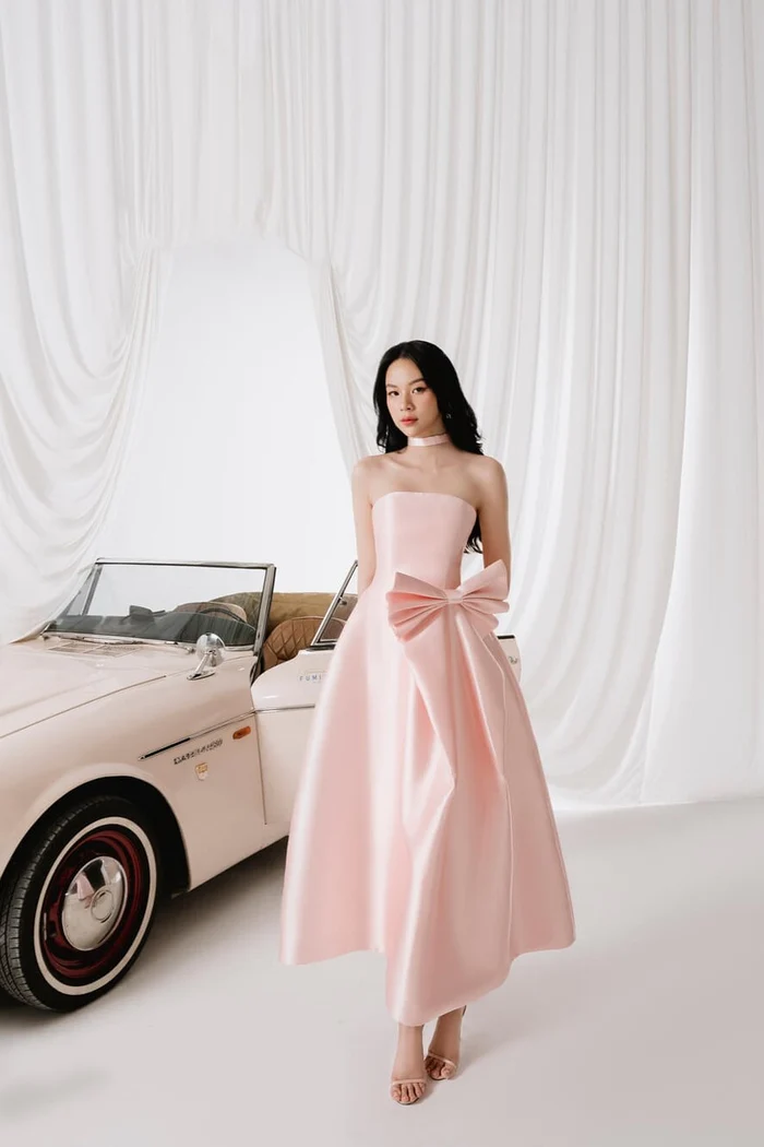 A-line Off-Shoulder Taffeta a fitted waist Midi Dress- Margerida