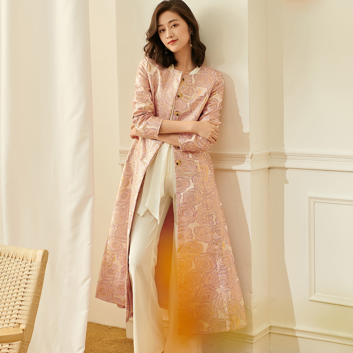 Luxury nude pink gold jacquard embroidery rose long exquisite coat- Nia M 50-55 kg Luxury nude pink gold jacquard embroidery rose long exquisite coat- Nia M 50-55 kg