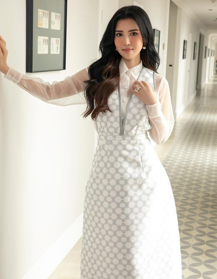 Midi dress is made of taffeta fabric, with a fitted waist and puffy skirt dress- Debora