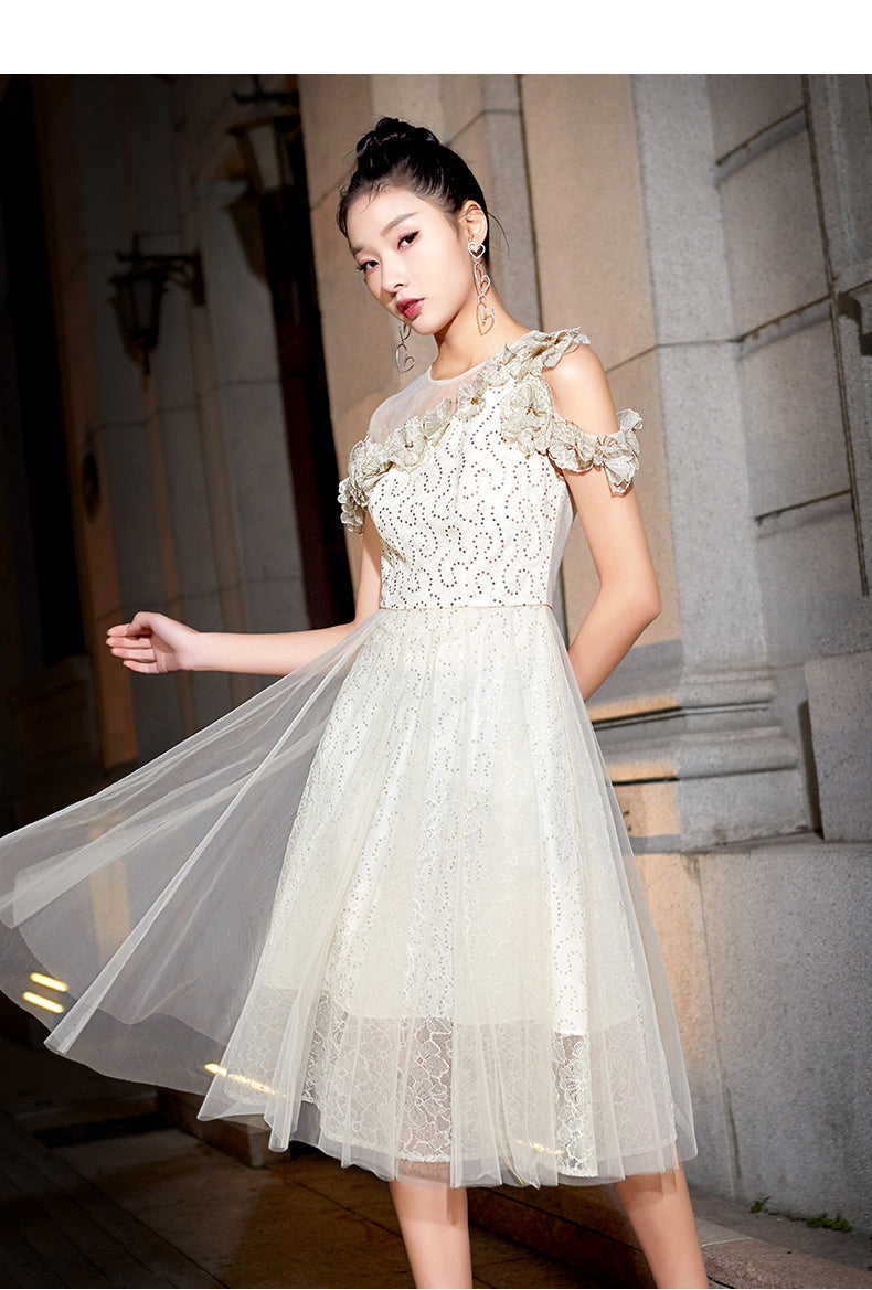 Crafted from high-quality fabric, this elegant dress- Ultra