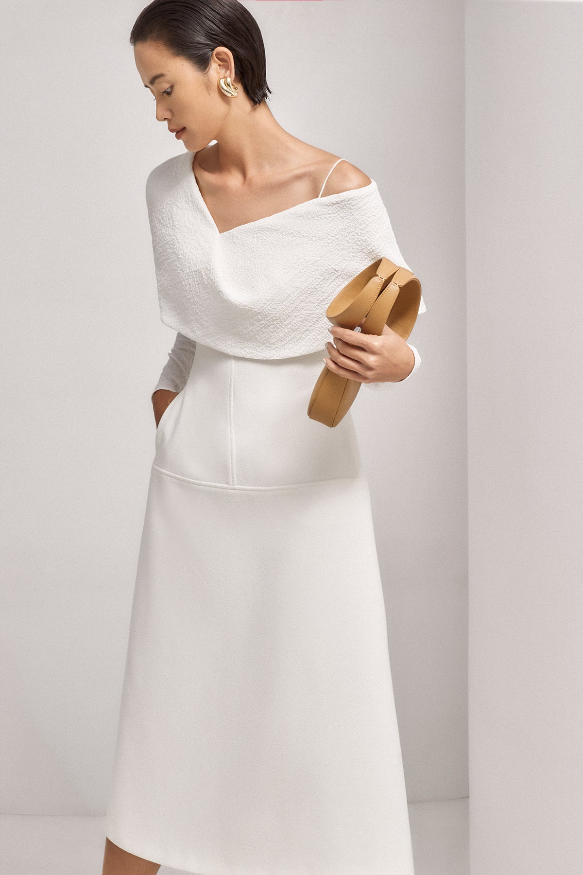 White Cape neckline midi dress - Rose