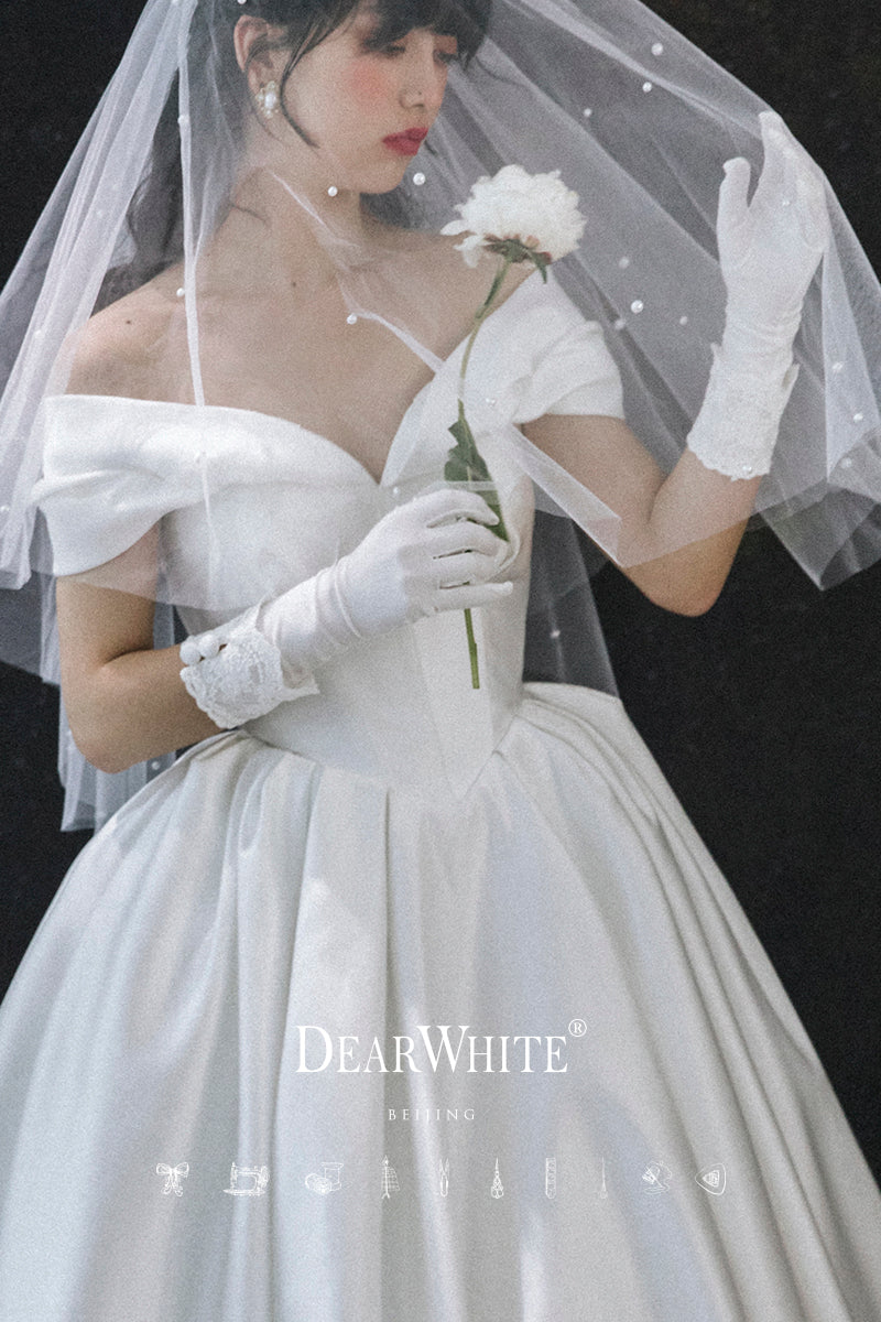 Early Spring 2023 original French minimalist photo veil- Pearl