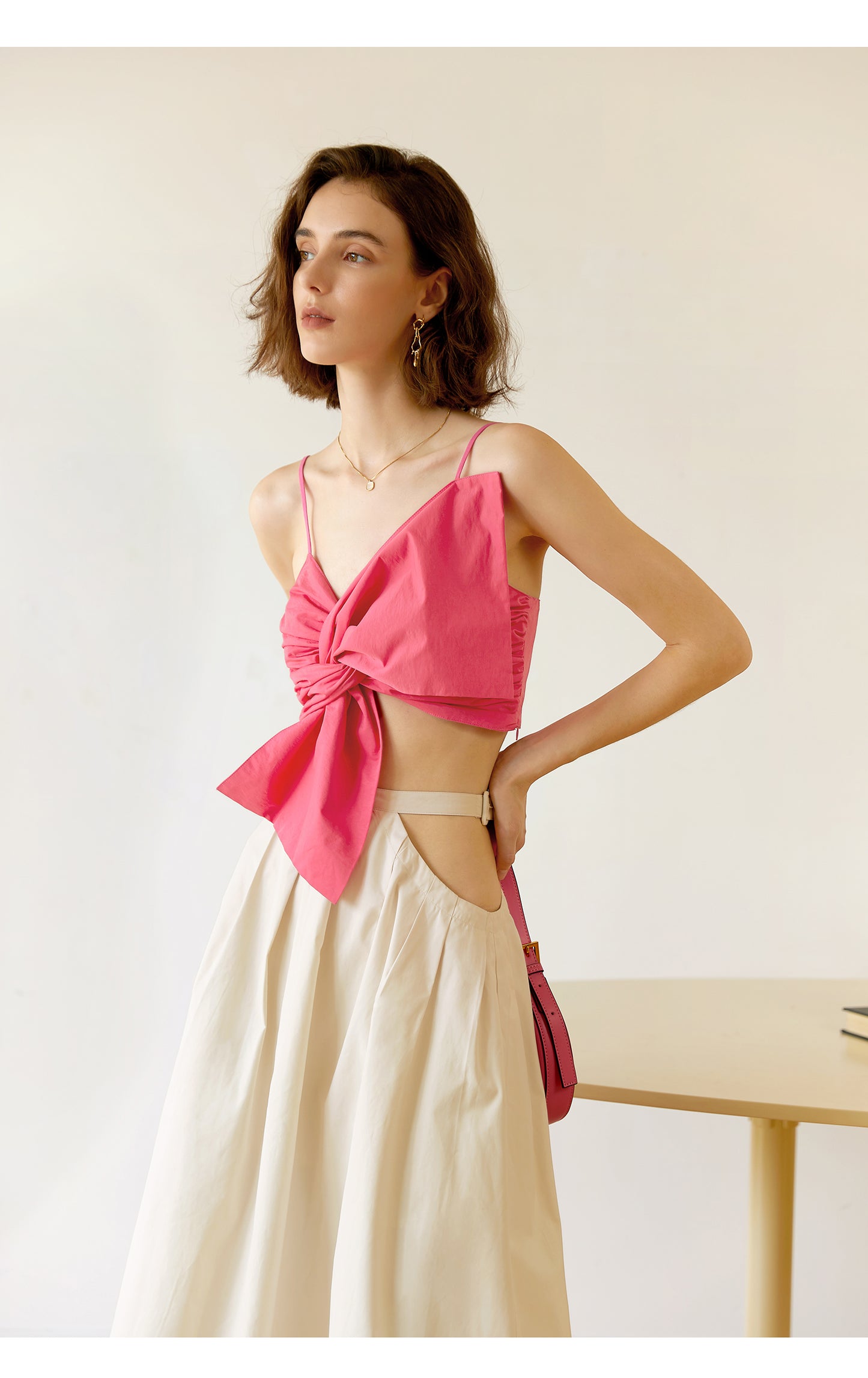 Sexy waistless A-line skirt combined with a three-dimensional bow outerwear sling crop top- Daca