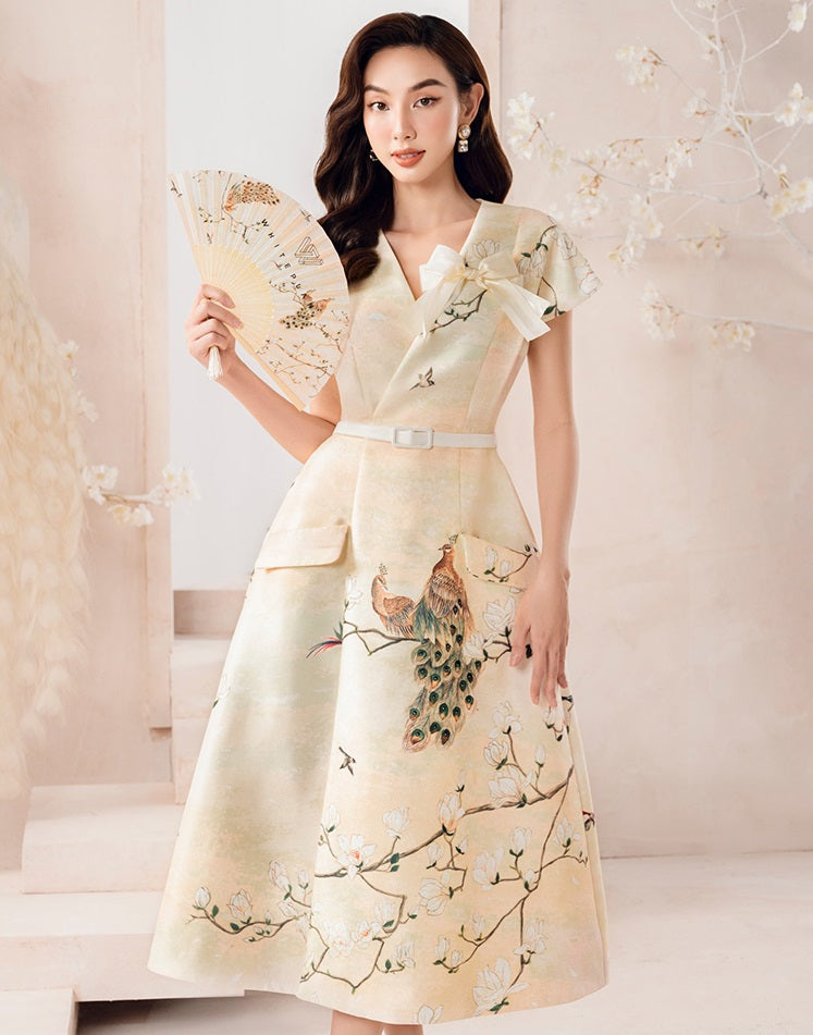 V-Neck Dress is made from lightweight linen, a fitted waist, cap sleeves, and a classic v-neckline- Mani