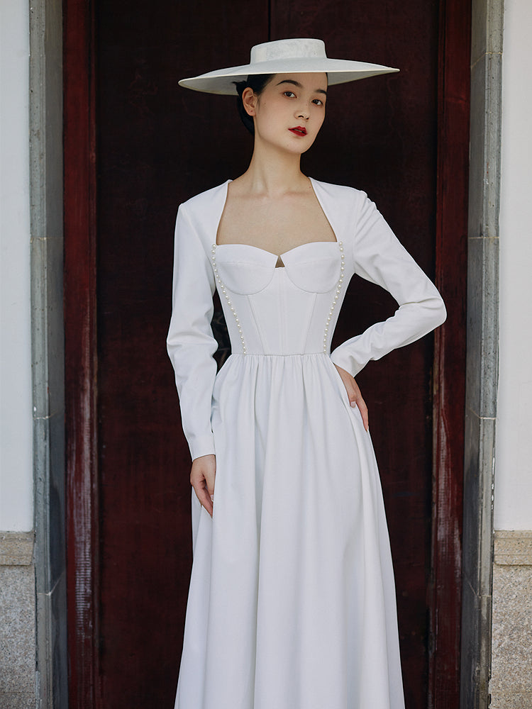 Vintage-style fishtail skirt and classic Hepburn silhouette elegant wedding dress- Nini M / White Vintage-style fishtail skirt and classic Hepburn silhouette elegant wedding dress- Nini M / White