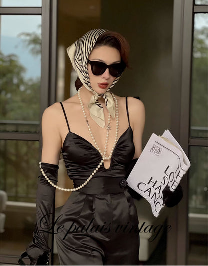 Le Palais Vintage Elegant Black Pleated V-Neck High Waist Slit Party Skirt-Coren