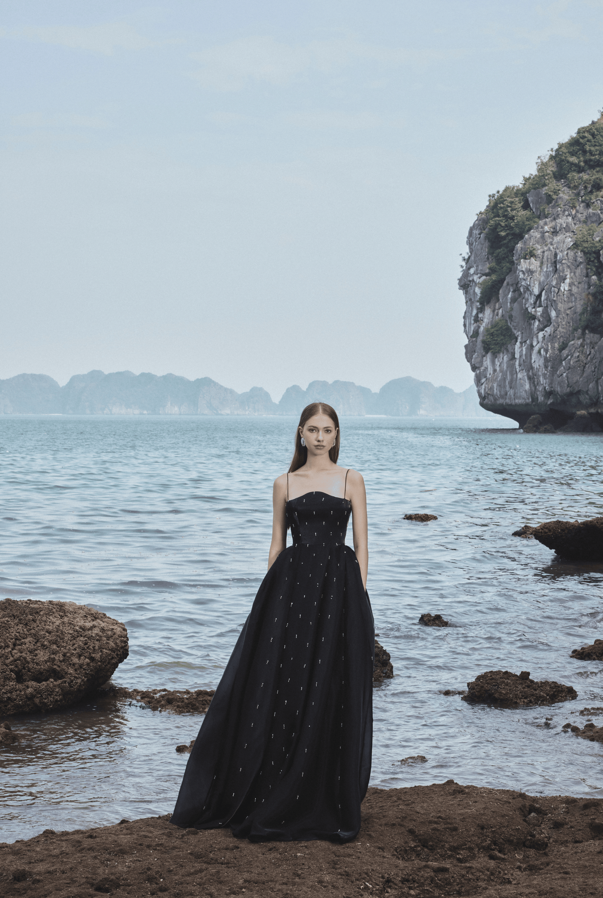 Strapless Full Dress With Embroidery Pattern M Strapless Full Dress With Embroidery Pattern M