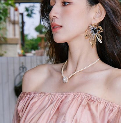 DOLLY Elegant Black and Gold Flower Pattern Clip Chic Earrings-EMELIA