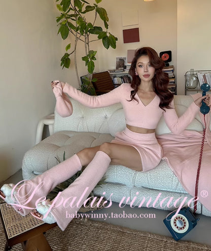 Le Palais Vintage Luxury Two Piece V-neck Top Pink Plush Handbag Short Skirt Suit-Lora