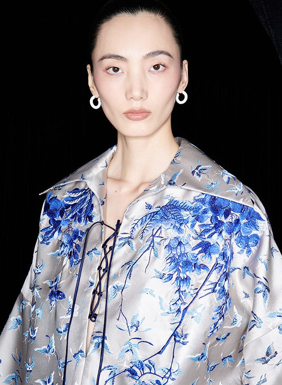 M essential Mackay designer butterfly jacquard blue vine butterfly embroidered top - WIND.