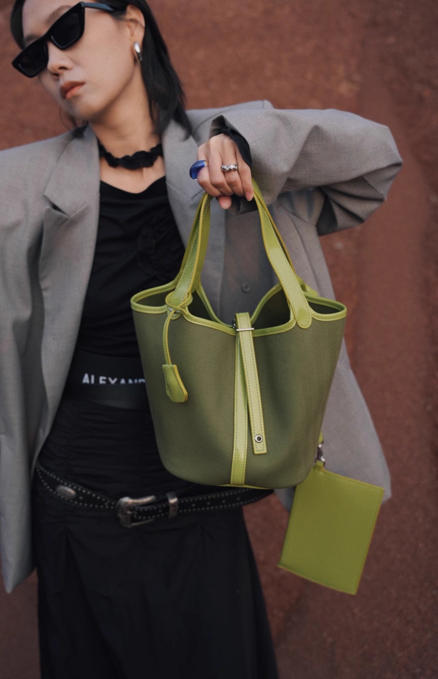 IUBALLET Elegant Green Bucket Bag - GENRE.