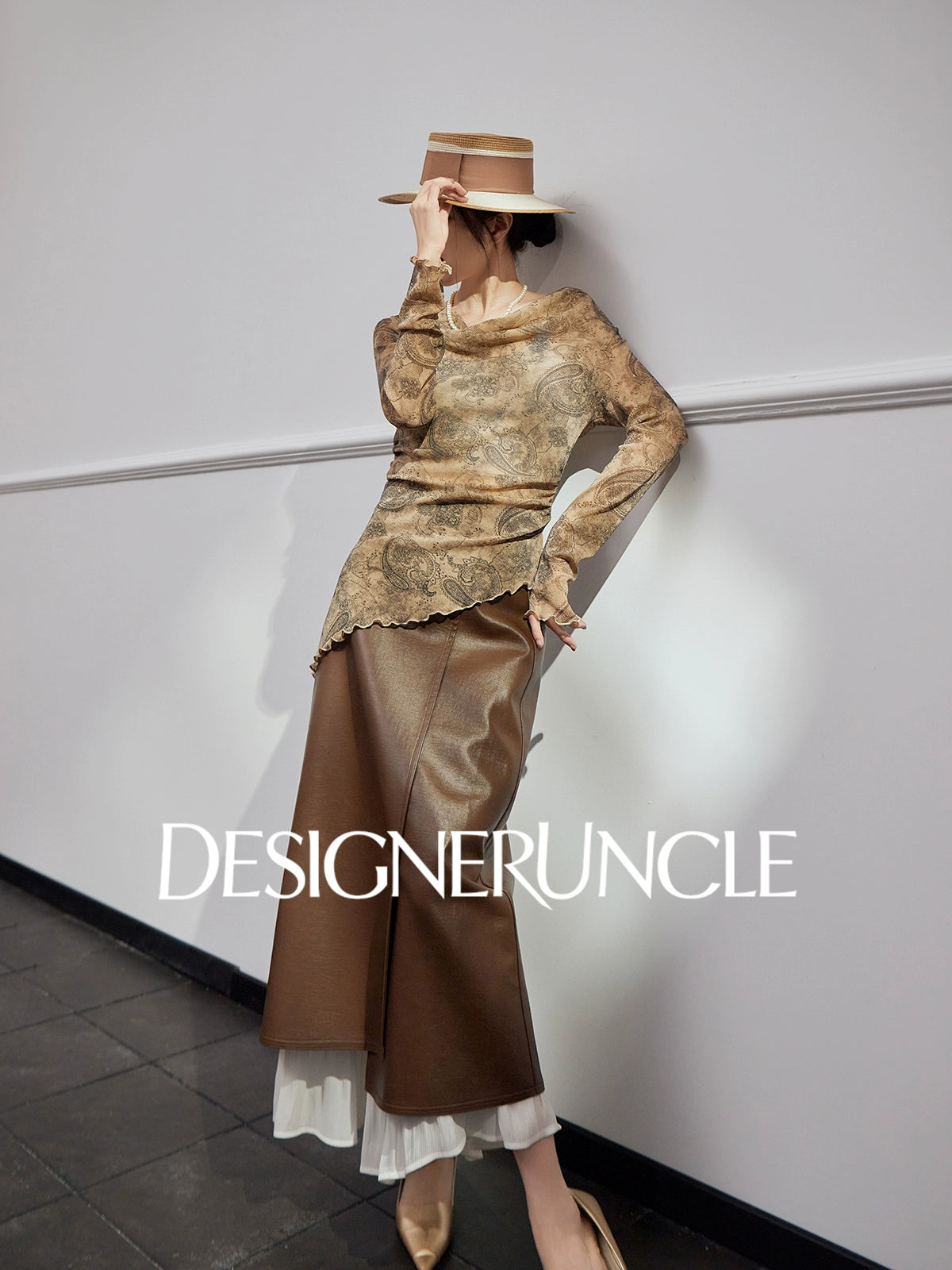 DGU "Gilded" khaki T-shirt autumn new retro print slim commuter slimming top - JACE.