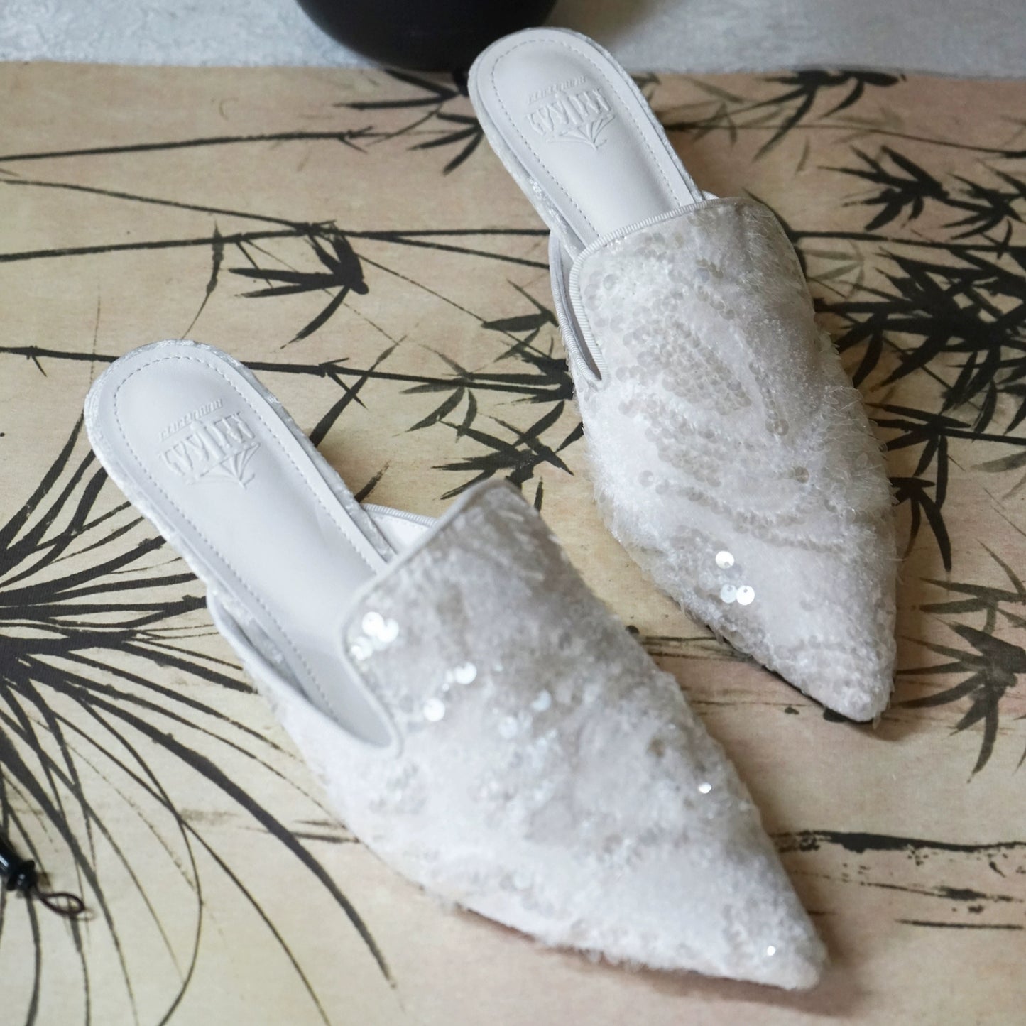 B-FEI Niche Design New Chinese White Kitten Heeled Mule -CHARLY.