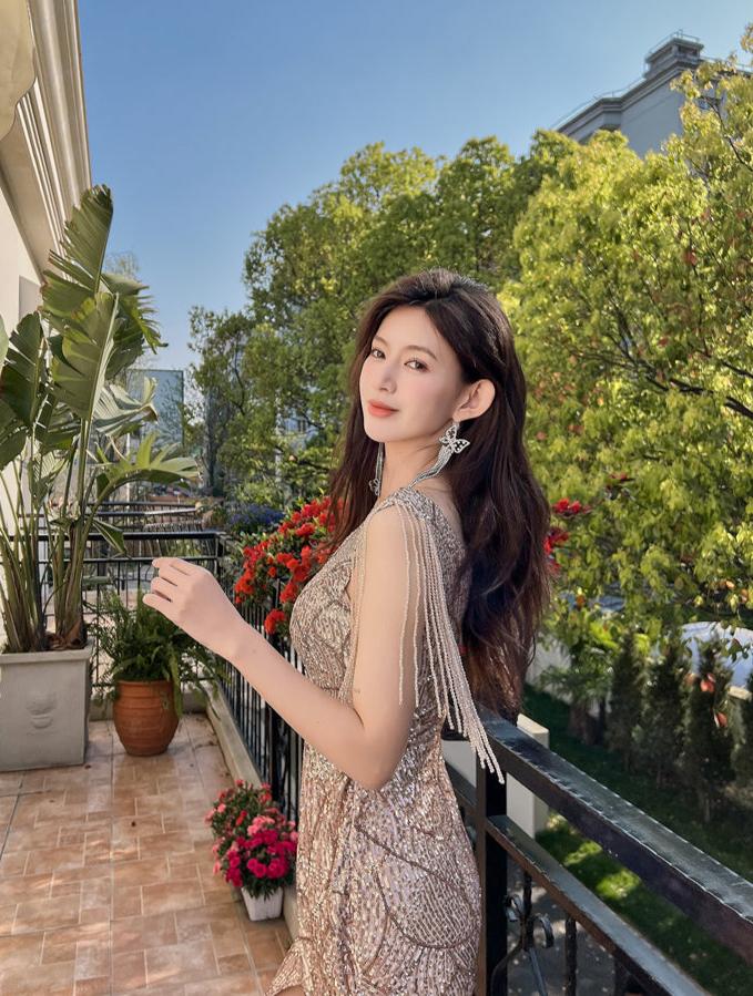 DOLLY Luxury V-Neck Sleeveless Sequin Tassel Bead Hip Hug Cocktail Dress-Poppi