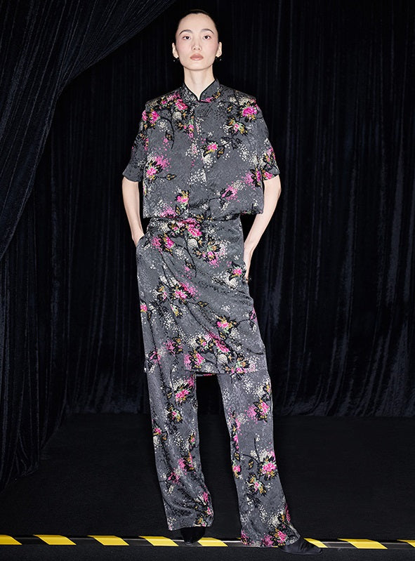 M essential Mackay designer cherry blossom print beads down short vest - LAND.