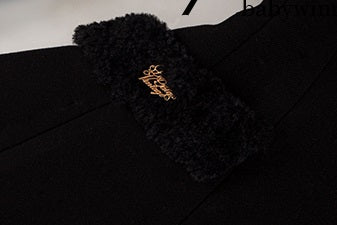 Le Palais Vintage's cape black thick woolen coat - Ster.