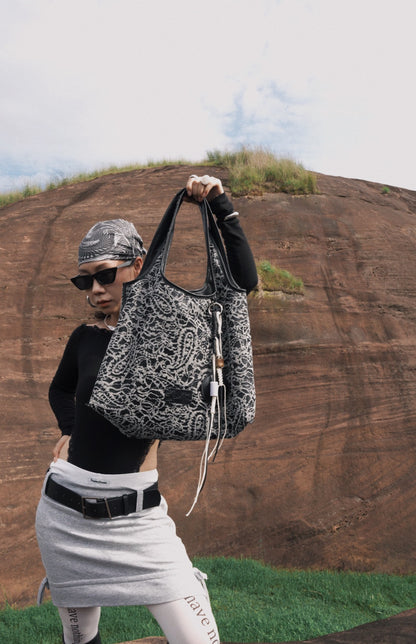 IUBALLET Relaxism New Lace One Shoulder Crossbody Large Capacity Tote Bag - APOCALYPSE ?