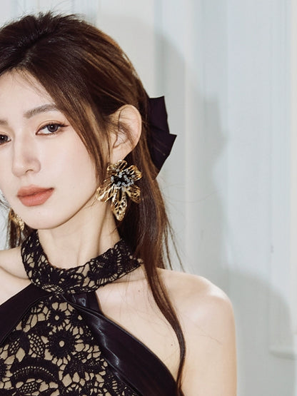 DOLLY Elegant Black and Gold Flower Pattern Clip Chic Earrings-EMELIA