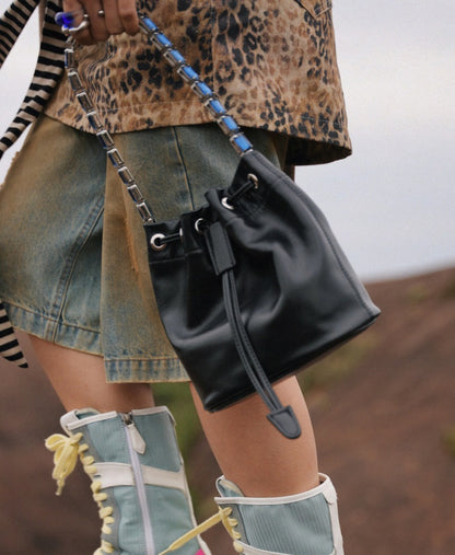 IUBALLET diamond-encrusted chain bucket bag - PRETTY.