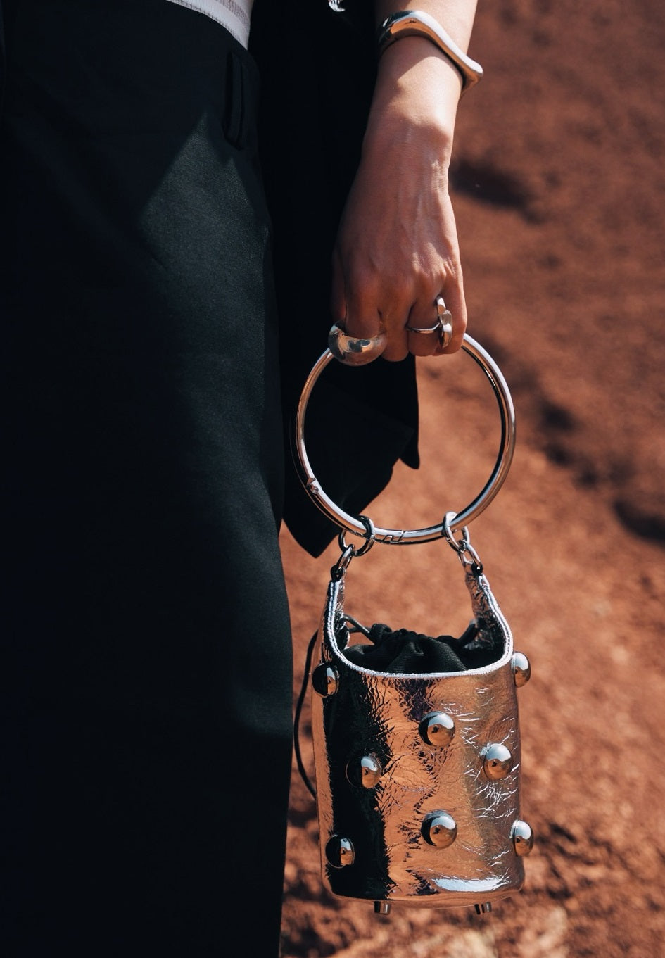 IUBALLET Modern Drawstring Leather Bucket Bag - BACK.