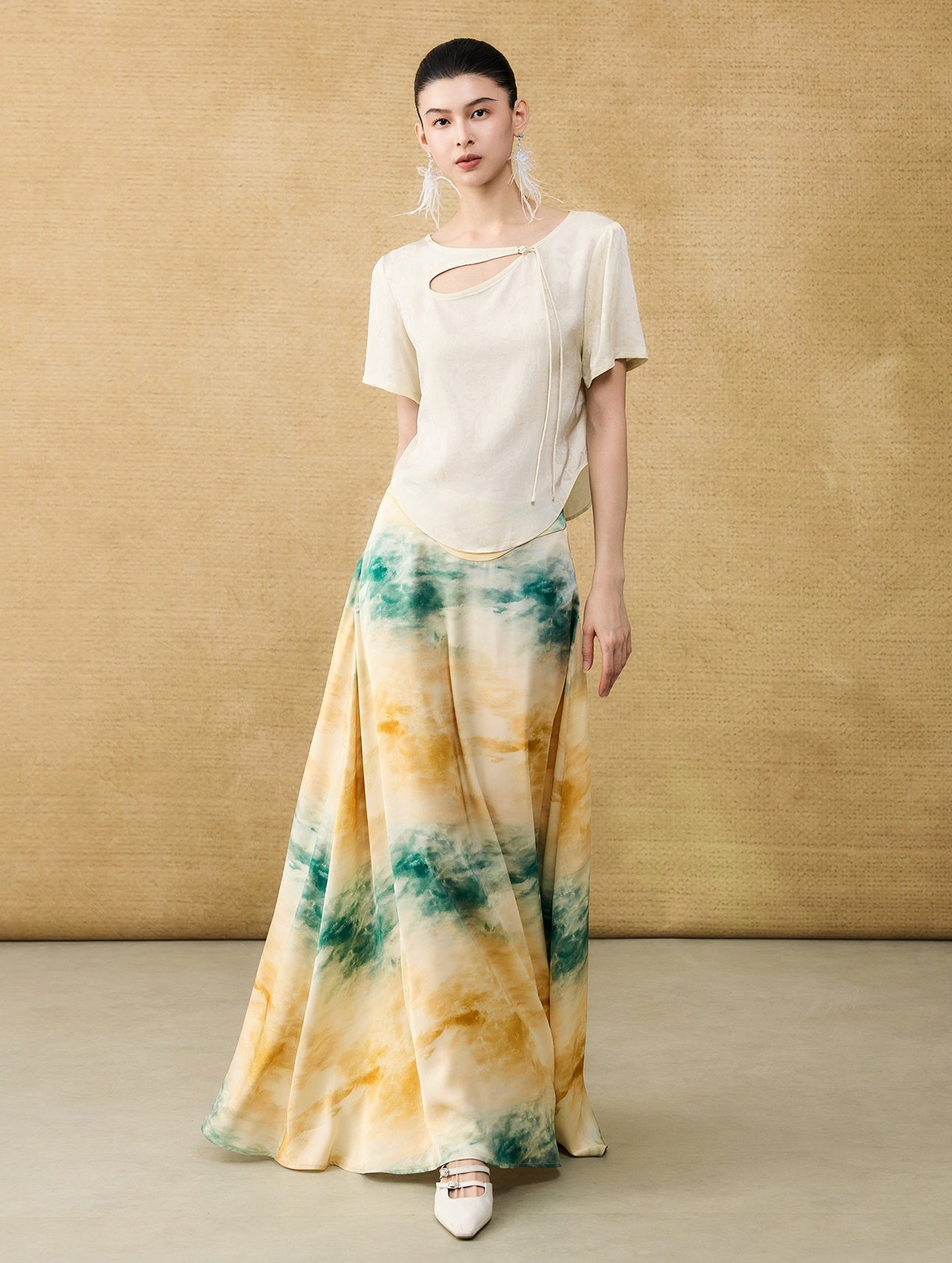 HECO Chinese style hollow fringe disc buckle short top - MASTER.