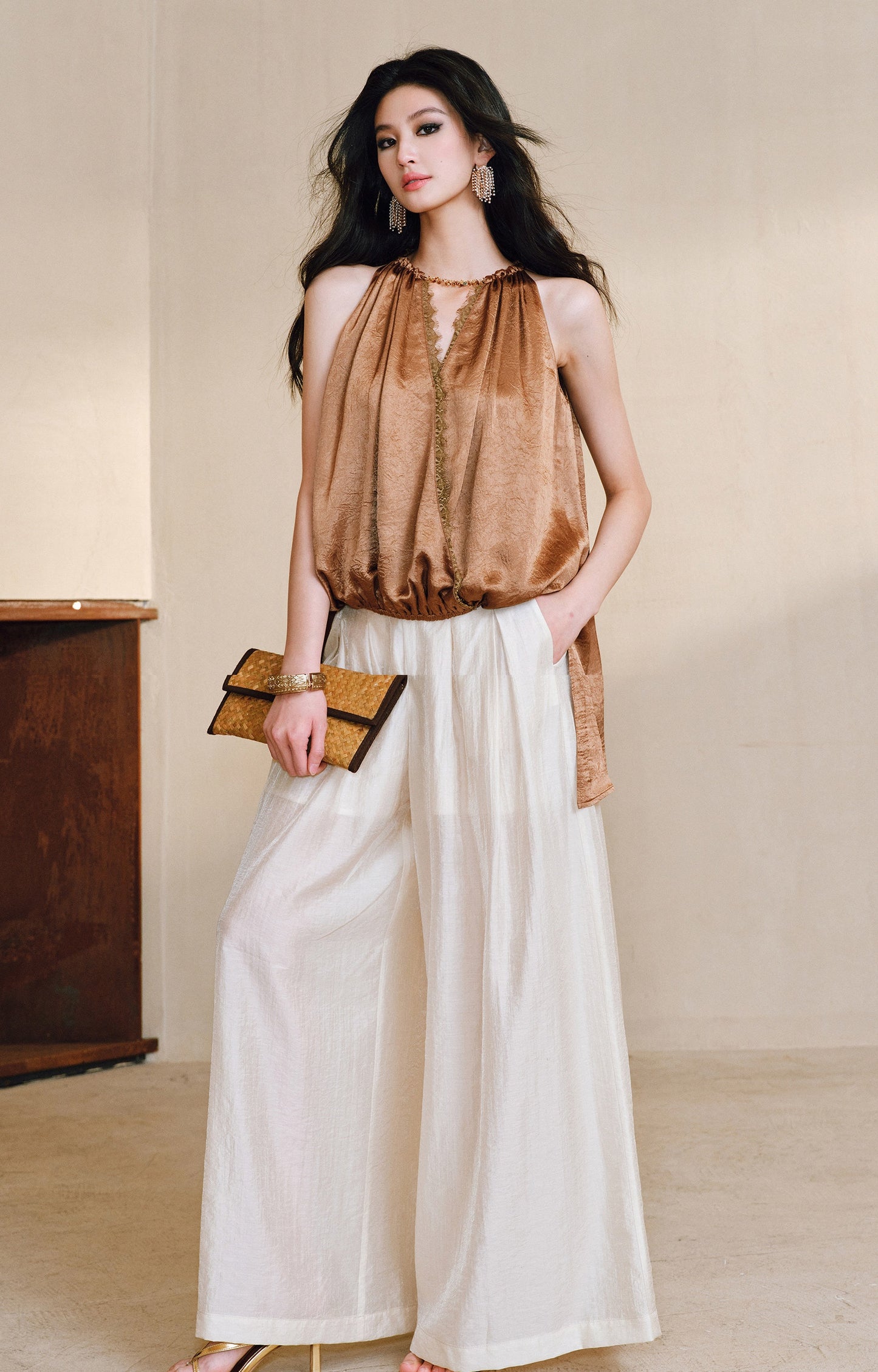 WANGXO|Lace-Trimmed Metal Chain Halterneck V-Neck Pleated Top with Delicate Texture -AYRA