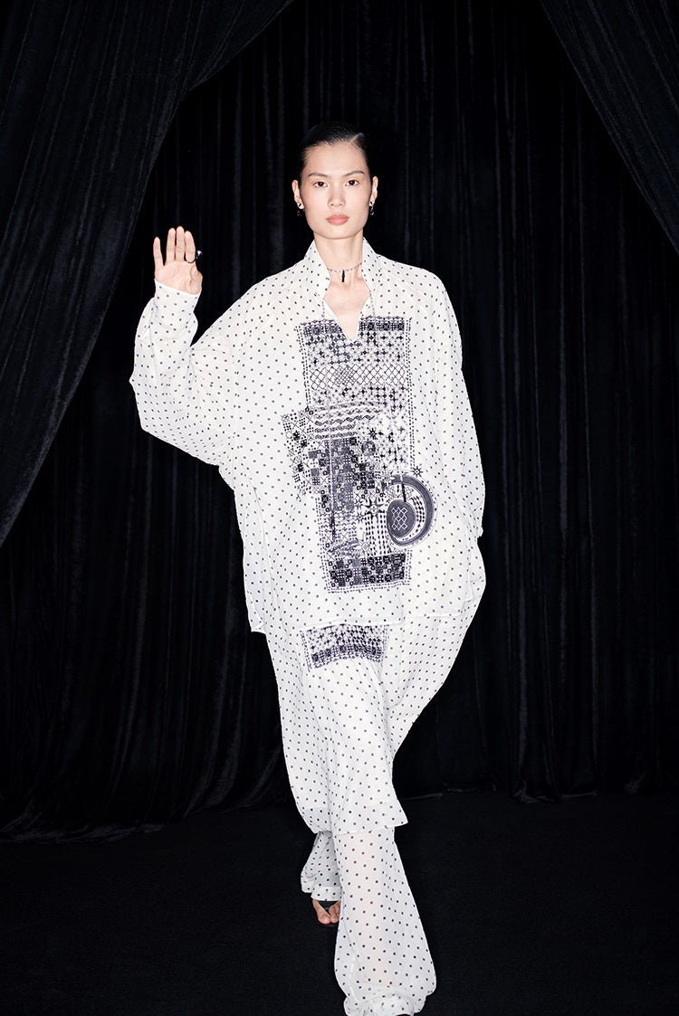 M essential Mackay designer Fubo tulle printed pavé embroidery stand-up collar shirt - LOVE.