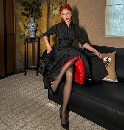 Le Palais Vintage Heavy Vintage Lace Dark Pattern False Waist Seal Bat-Sleeve Swing Dress-FAFA