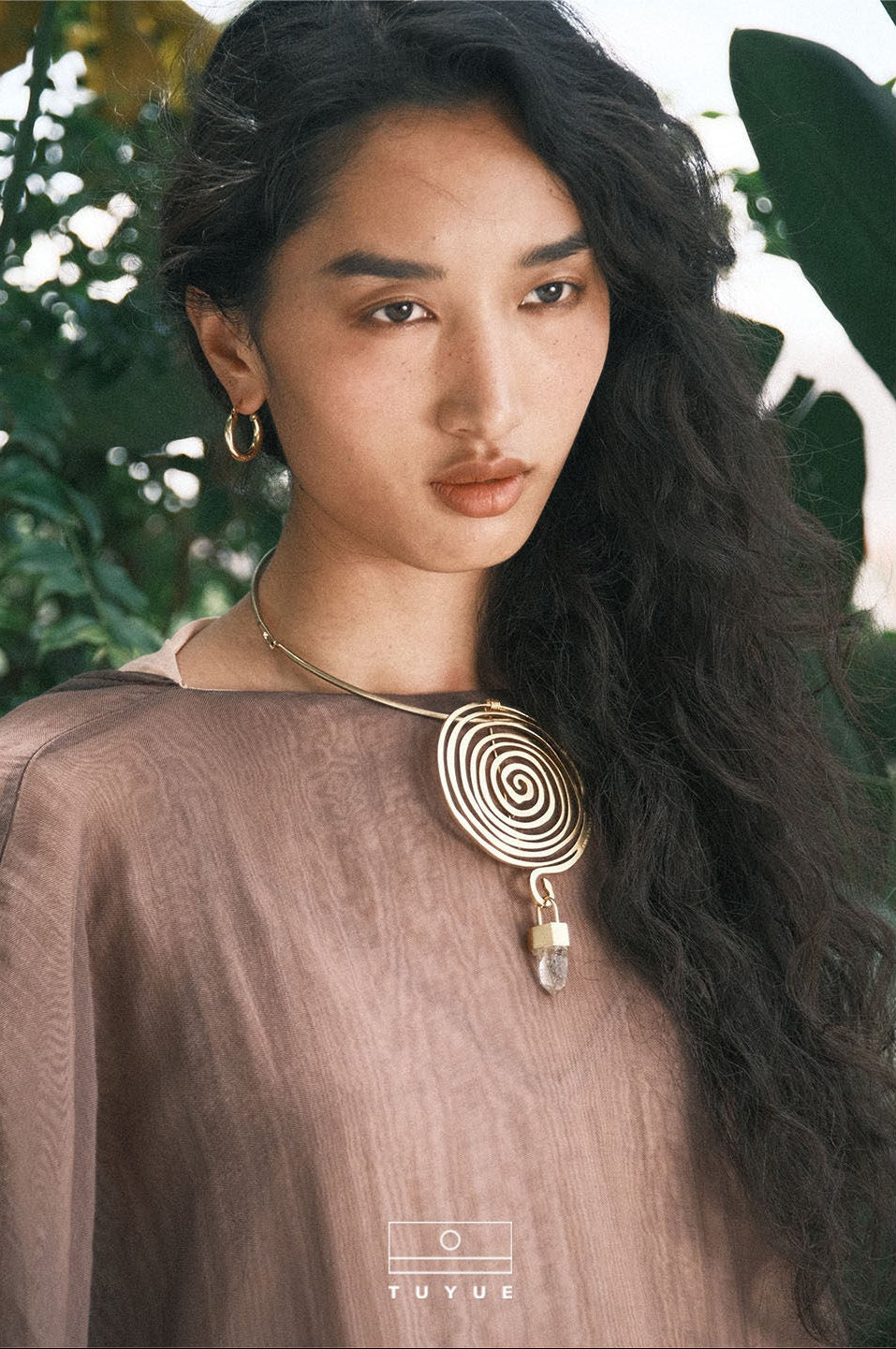 TUYUE Brass Gold Plated Energy Structure Natural Brooch Pendant- LUNA.