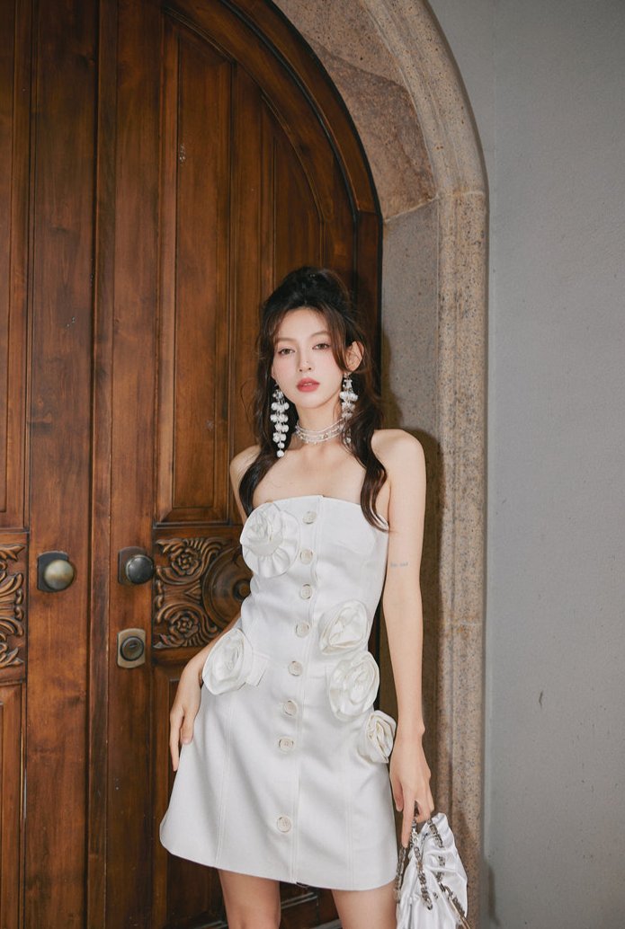 DOLLY Elegant White Flower Bud Chest Wrap High Waist Shor t Banquet Dress-LOLO