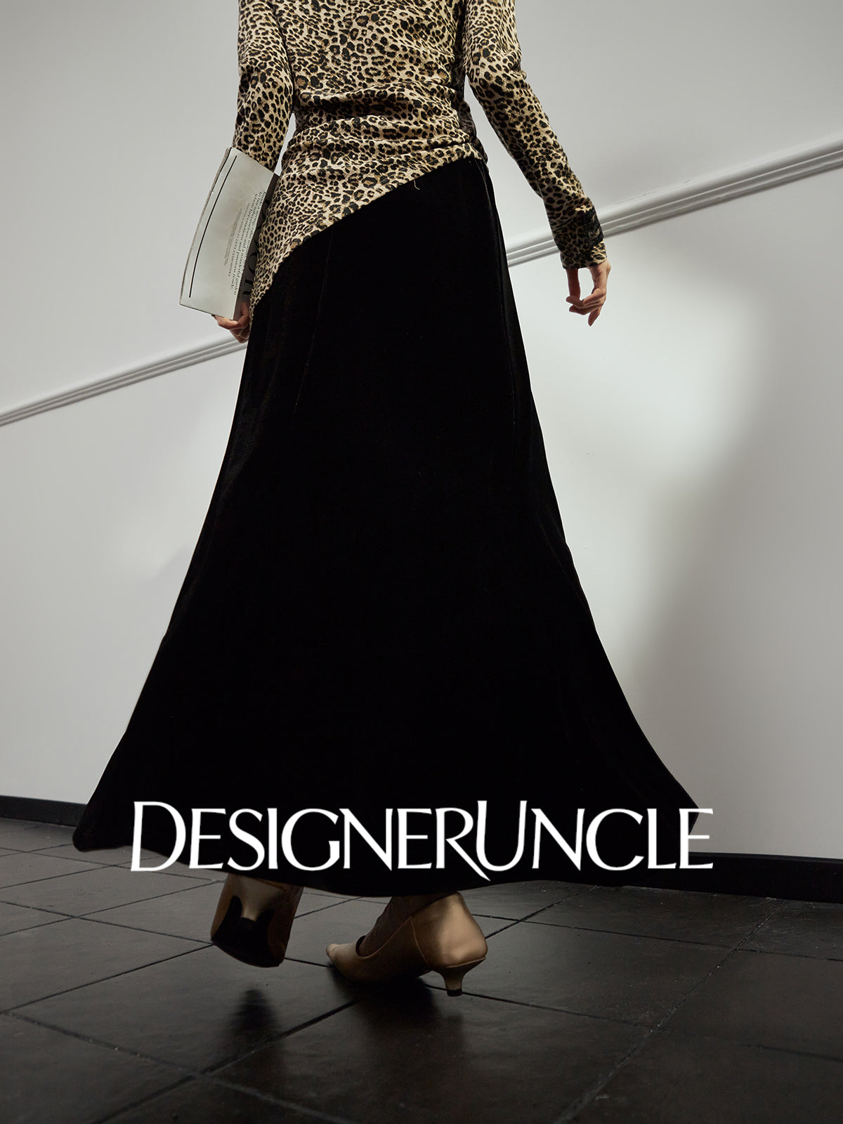 DGU|Twilight Black Velvet High-Waisted Slimming Versatile Commuter French Skirt - Kyla.