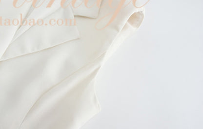 Le palais vintage cropped slim waistcoat with a white deep V suit collar Vest- MEE