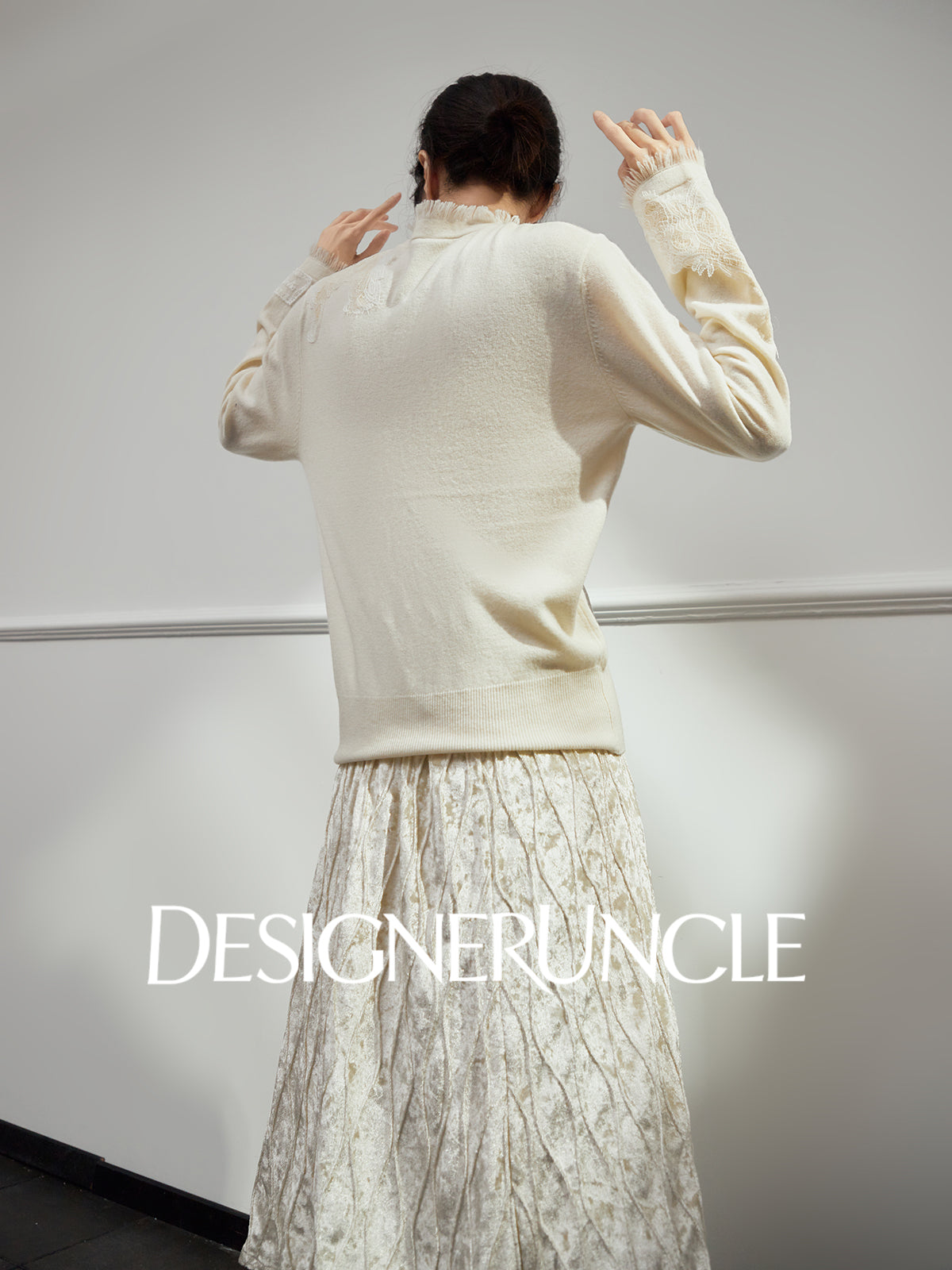 DGU "Jinyan" soft and glutinous white knitted sweater loose slimming fashion jacket - Jesse.