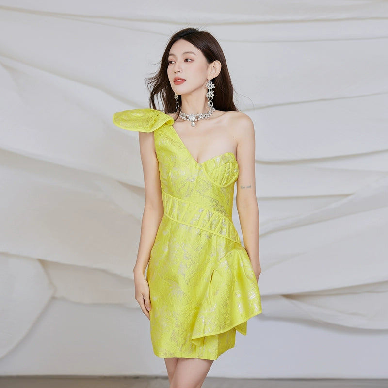 DOLLY Elegant Embroidery Slant Collar One Shoulder Irregular Hem Banquet Dress-ZELNDA