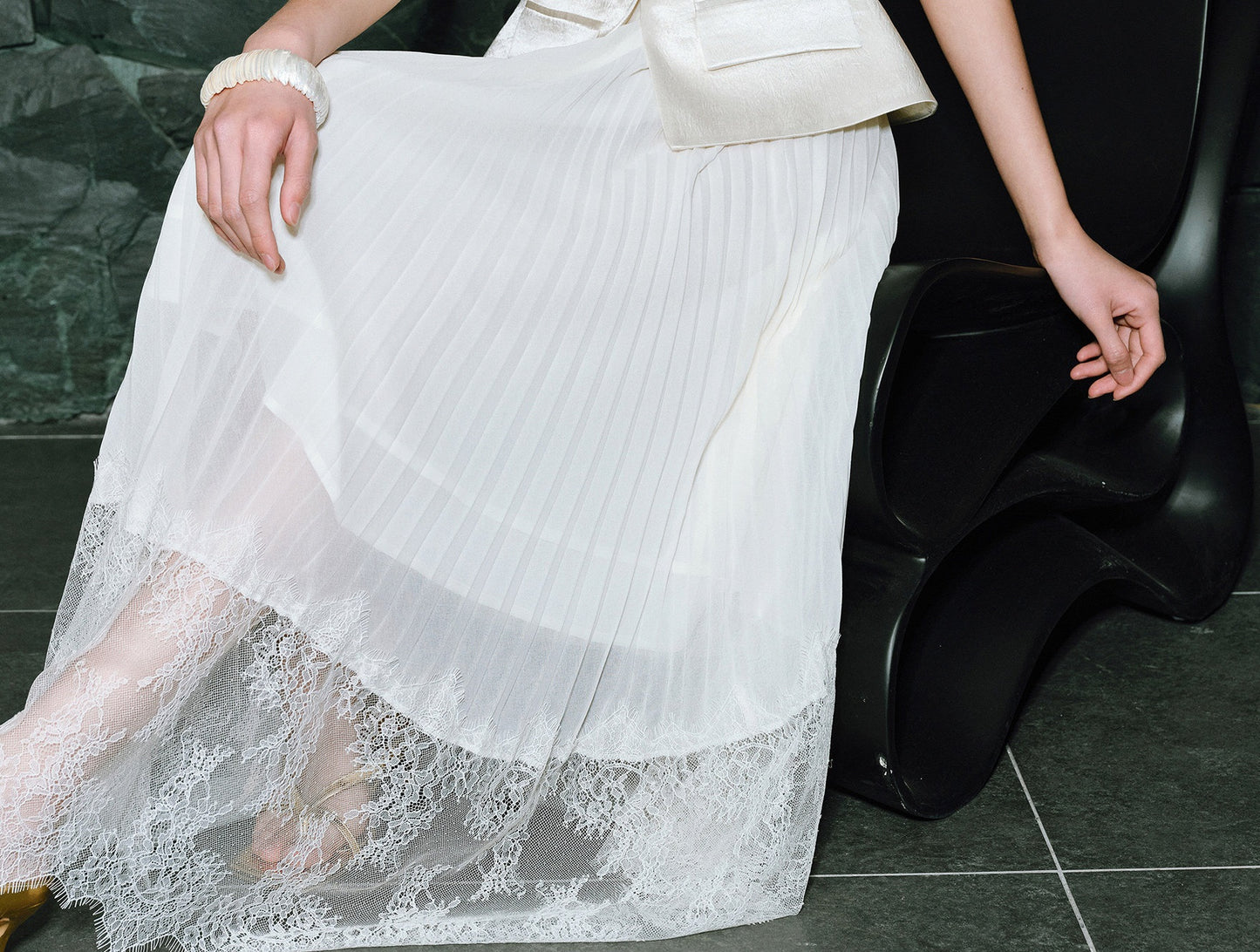 WANGXO | Faux Two-Piece Vest Suit & Romantic Pleated Gauze Skirt -THIA.