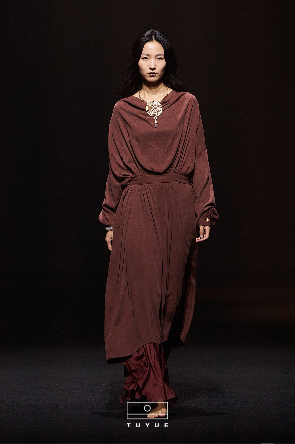 TUYUE Brown red loose drape collar cinched waist long-sleeved dress - JULIET.