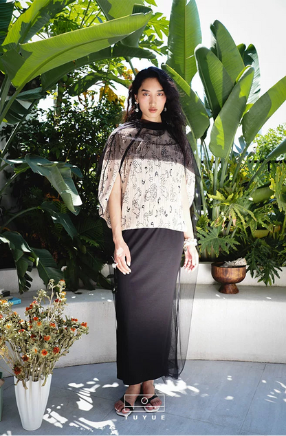 TUYUE Art Print Pleated Round Silhouette Top- ARTHUR