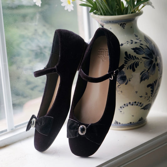 B-FEI women's black velvet flat shoes-OINK.