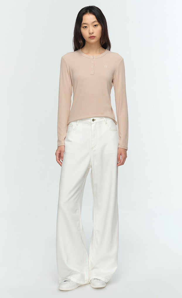 COMME MOI designer Lu Yan wears white denim straight-leg pants - DREAM.