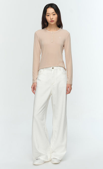 COMME MOI designer Lu Yan wears white denim straight-leg pants - DREAM.